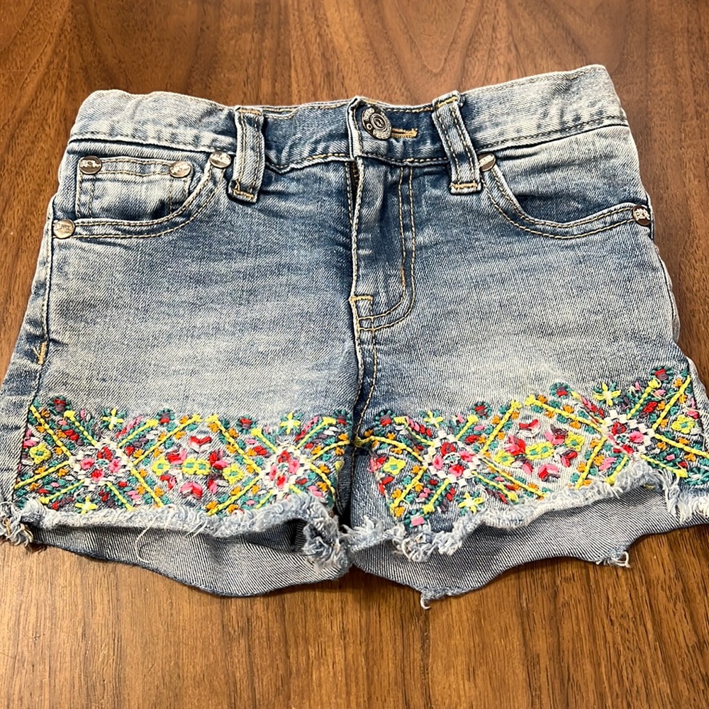 Peek Shorts